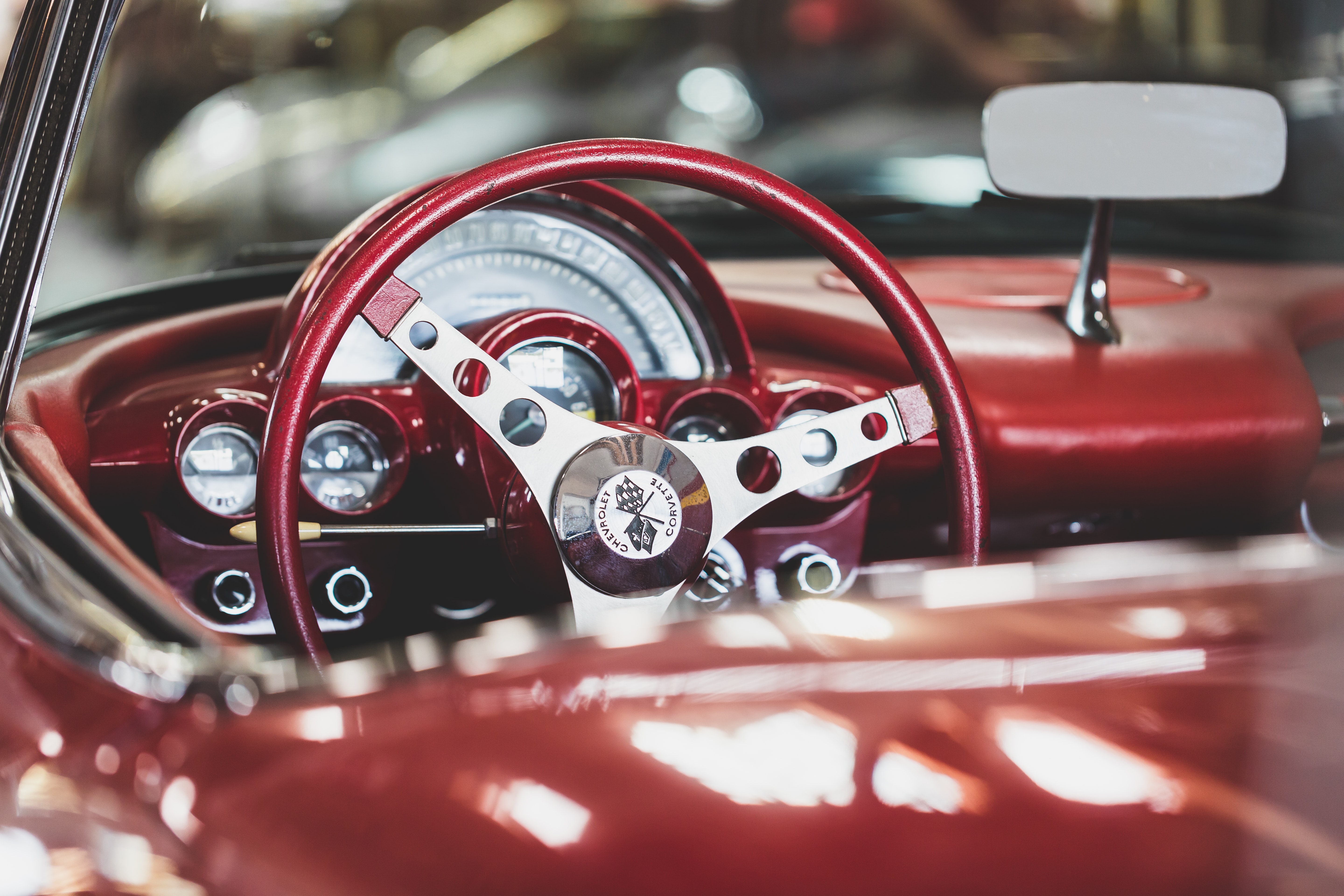 What Factors To Keep In Mind Before Investing In Classic Cars