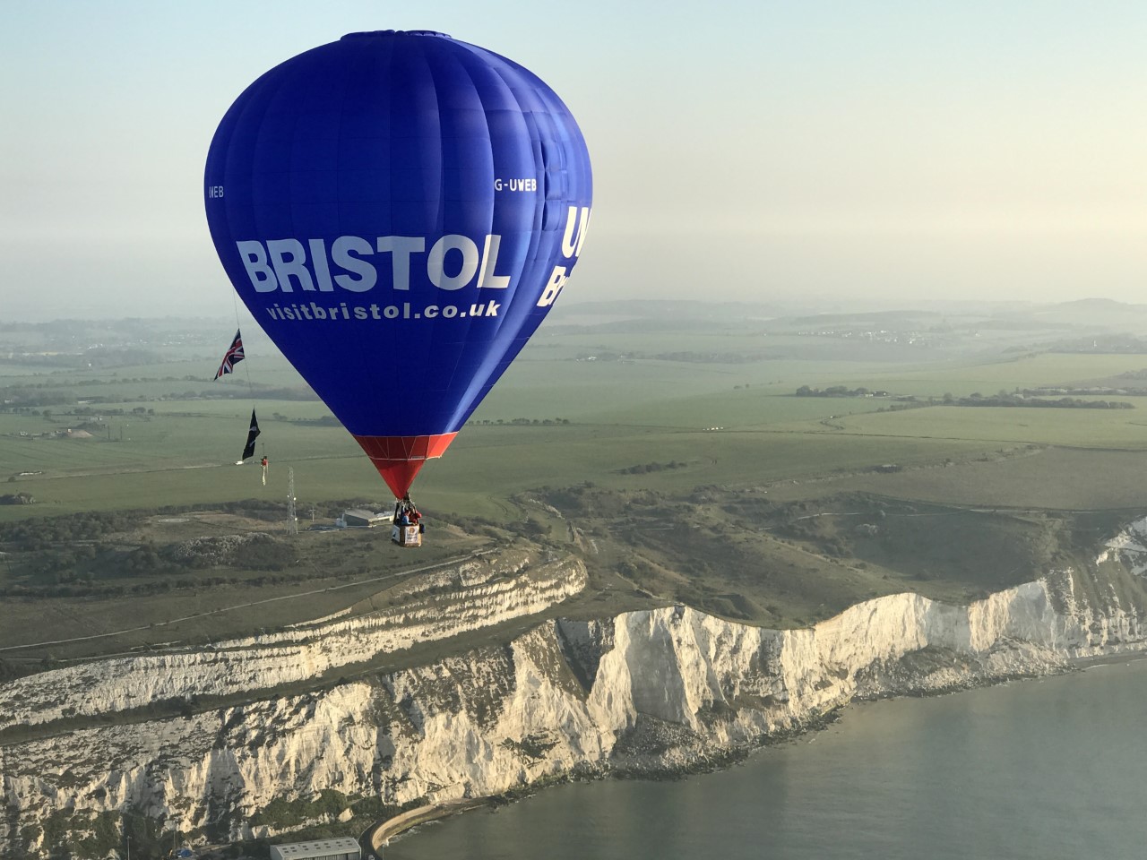 Local Balloon Pilots rally round to support Key Workers and Carers
