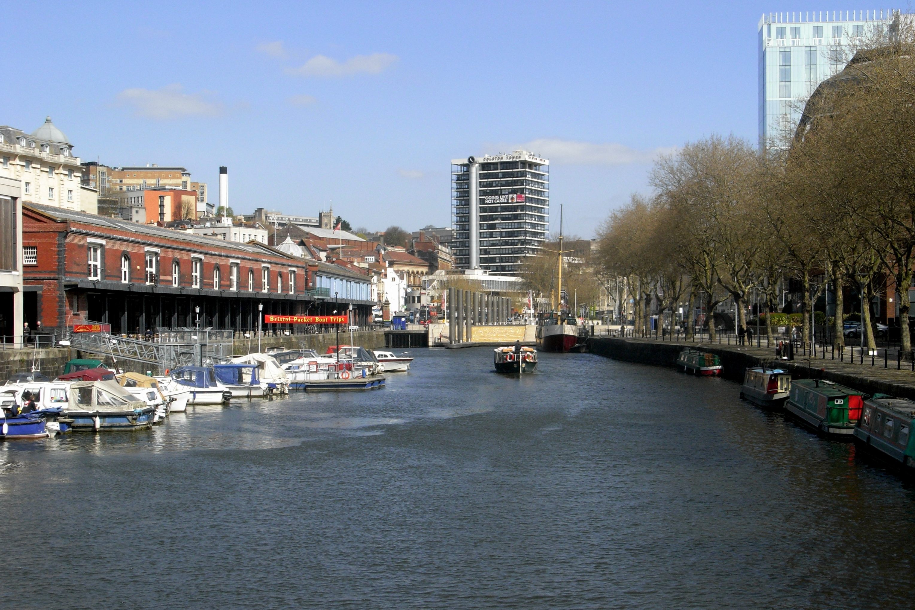 Tour the Iconic Harbourside