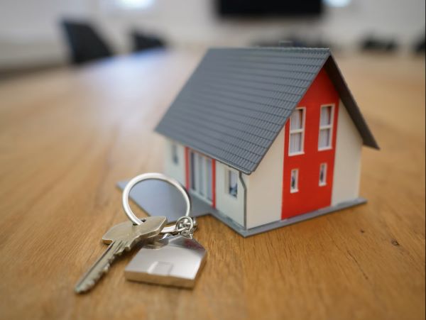 Thinking of Selling Your Home This Year? Here’s 8 Easy Things You Can Do to Boost Its Value 