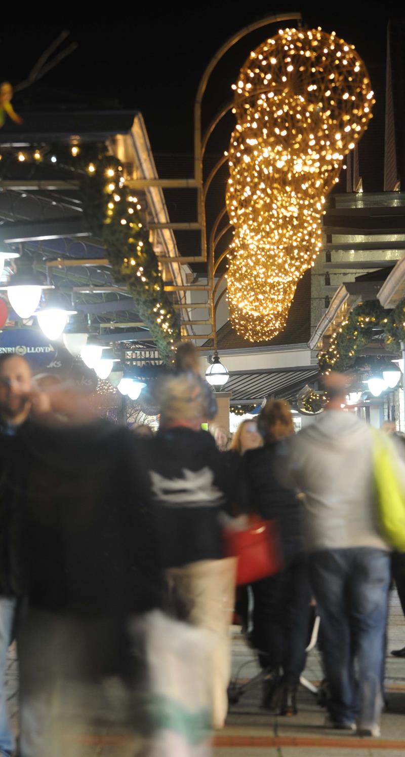 Snapped Clarks Village Christmas Lights SwitchOn